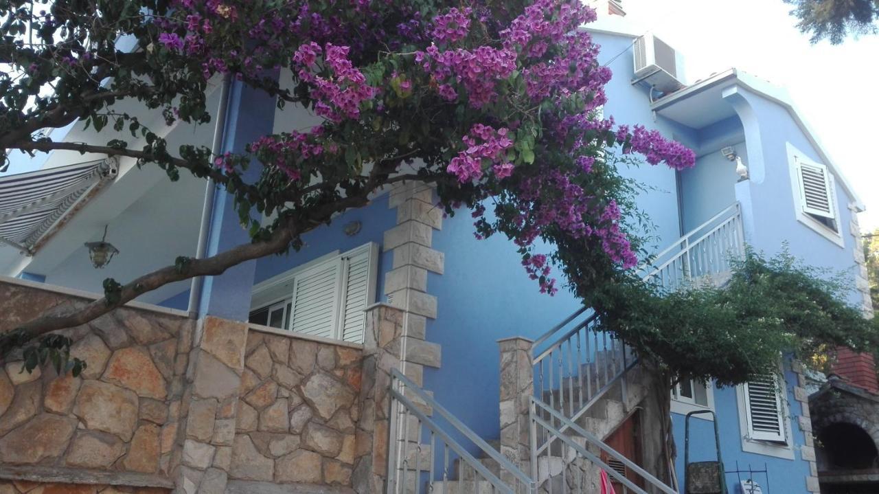 Apartments By The Sea Maslinica, Solta - 14748 Eksteriør bilde